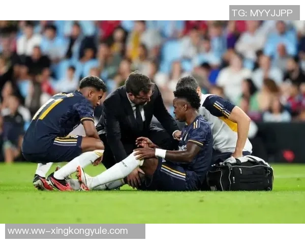 小贝林厄姆比赛表现不佳家庭观战气氛紧张引发关注 小贝林厄姆比赛表现不佳家庭观战气氛紧张引发关注