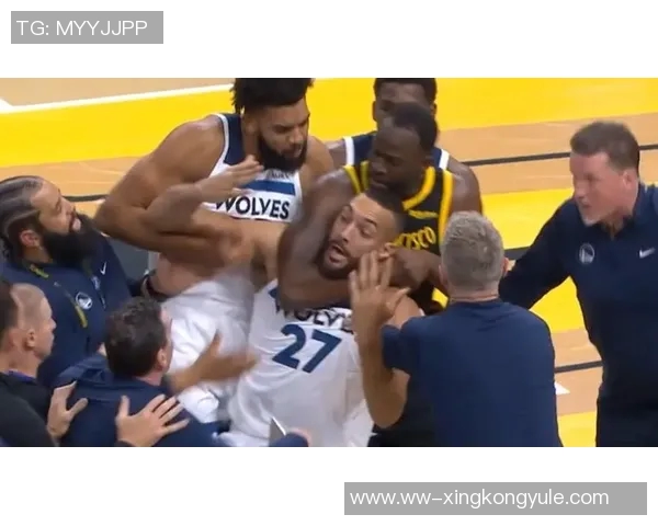 丹尼格林评论戈贝尔上赛季对湖人表现堪比张伯伦震撼数据