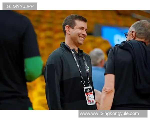 西蒙斯谈加盟开拓者与绿军的角色差异强调需适应新环境找到个人节奏