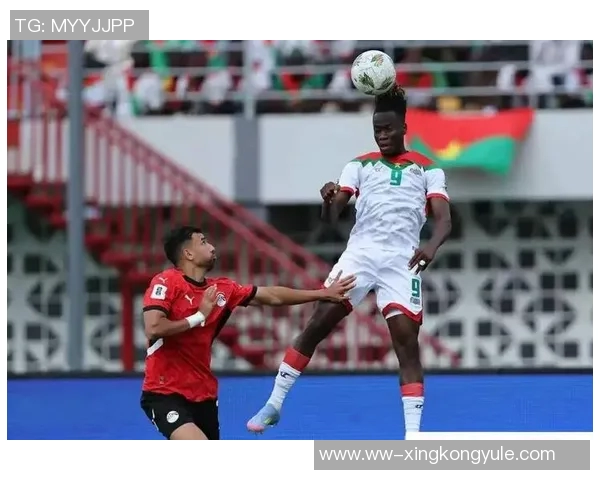 神奇扑救广岛三箭球员近距离头球攻门蹇韬极限反应将球捞出