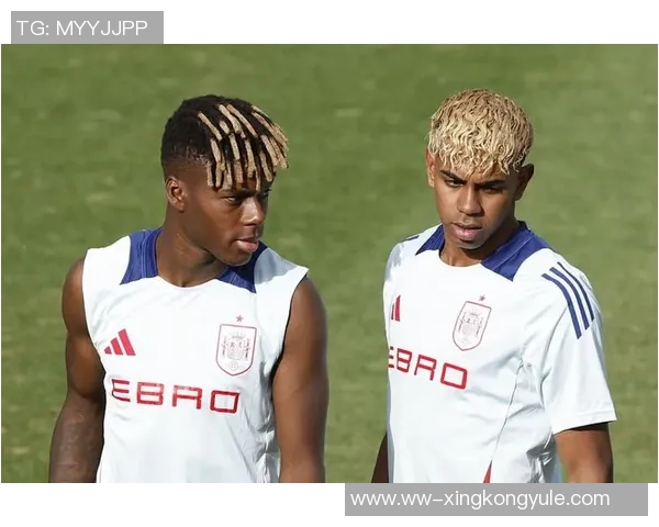 奇妙缘分重现巴黎小将恩贾恩图与亚马尔曾在U10赛场相遇